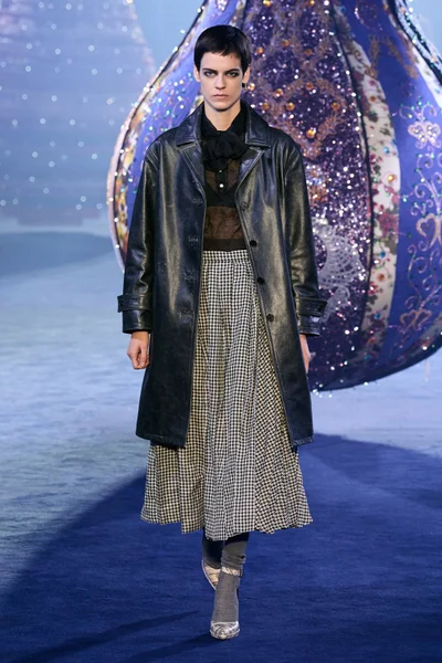 Look 13